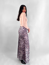 Cargar imagen en el visor de la galería, Blusa básica cuello alto afelpada - Beige