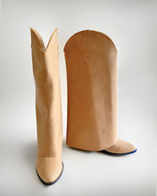 Cargar imagen en el visor de la galería, Botas Cowboy Oversized - Dolly Topo
