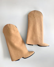 Cargar imagen en el visor de la galería, Botas Cowboy Oversized - Dolly Topo
