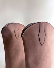 Cargar imagen en el visor de la galería, Botas Cowboy Oversized - Dolly Madera
