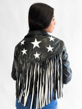 Cargar imagen en el visor de la galería, Chaqueta motociclista con estrellas y flecos

