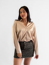 Cargar imagen en el visor de la galería, Camisa santinada pliegue al centro m/l - Champagne
