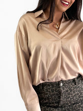 Cargar imagen en el visor de la galería, Camisa santinada pliegue al centro m/l - Champagne
