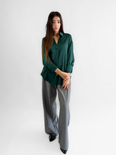 Cargar imagen en el visor de la galería, Camisa santinada pliegue al centro m/l - Verde
