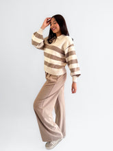 Cargar imagen en el visor de la galería, Sueter tipo polo rayado
