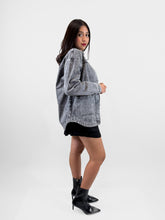 Cargar imagen en el visor de la galería, Chamarra oversize acid wash
