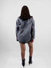 Cargar imagen en el visor de la galería, Chamarra oversize acid wash

