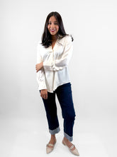 Cargar imagen en el visor de la galería, Camisa santinada pliegue al centro m/l - Ivory
