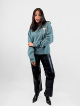 Cargar imagen en el visor de la galería, Sudadera grafica cheers
