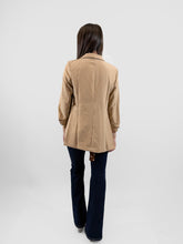 Cargar imagen en el visor de la galería, Blazer básico maga corrugada - Camel
