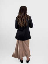 Cargar imagen en el visor de la galería, Blazer básico maga corrugada - Negro
