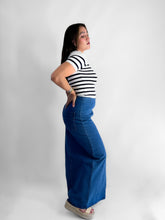 Cargar imagen en el visor de la galería, Maxi falda denim botones laterales
