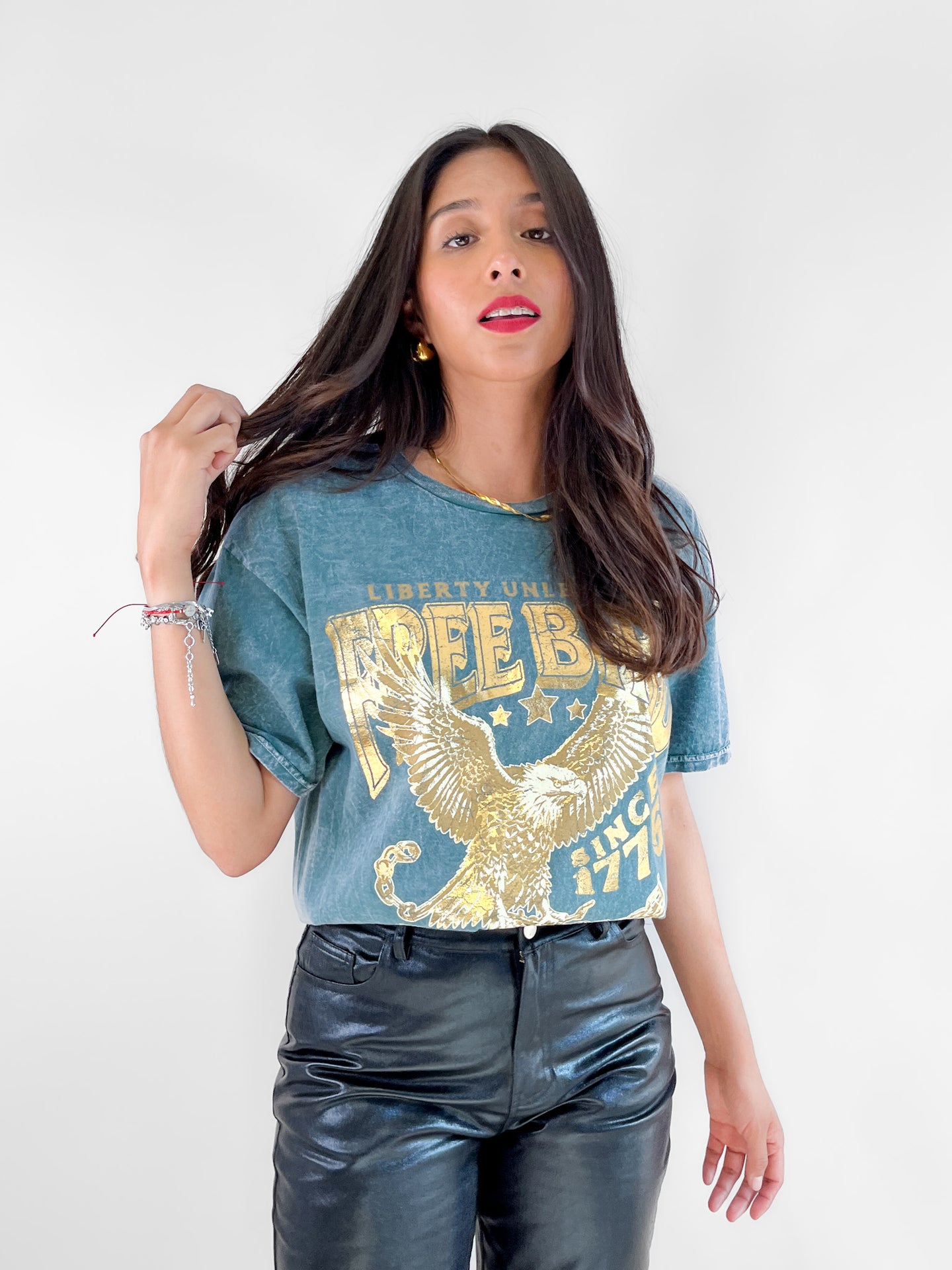 Tshirt estampado con foil dorado