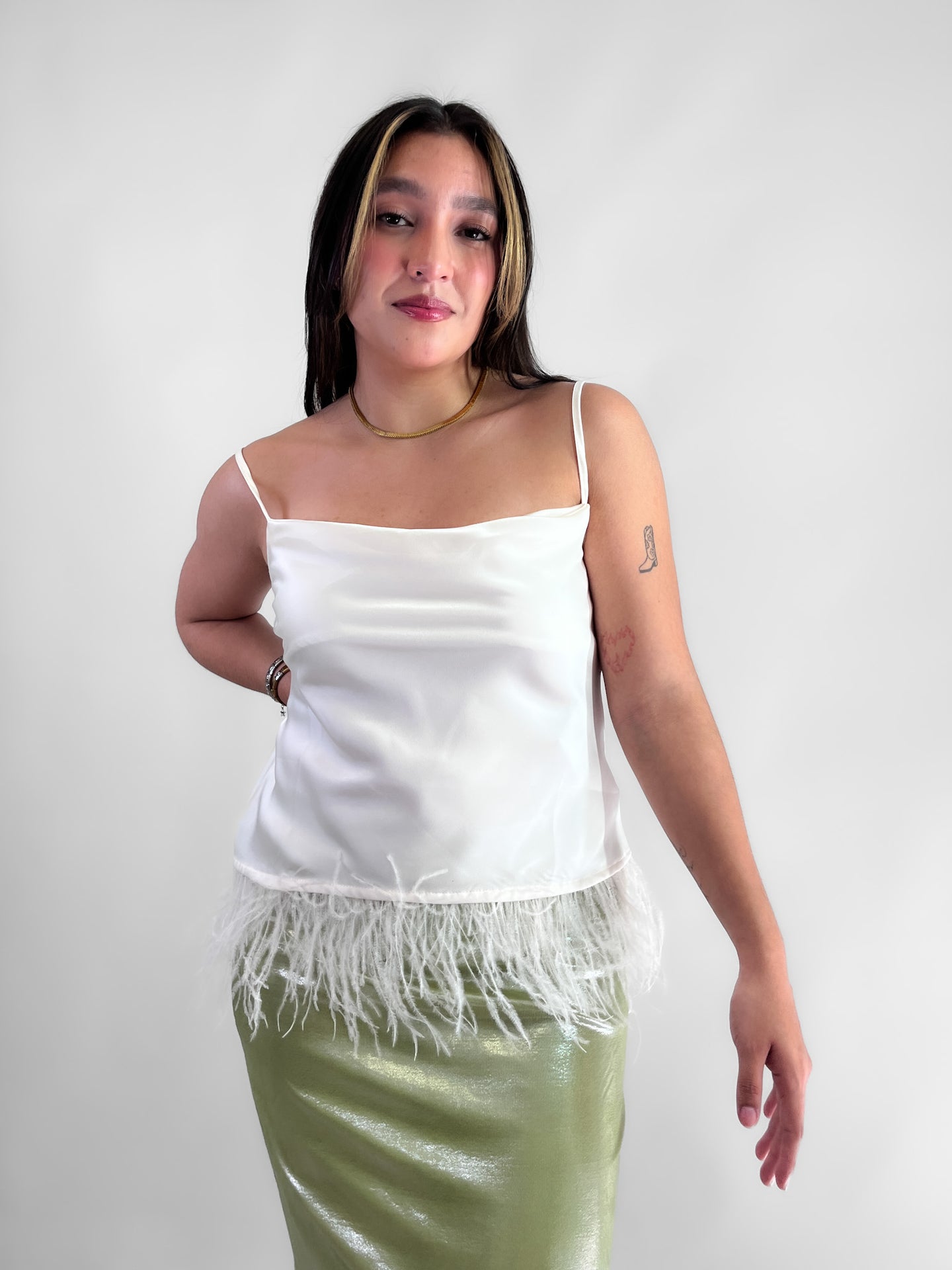 Blusa satinada slip con plumas - Blanco
