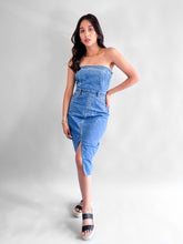 Cargar imagen en el visor de la galería, Vestido midi strapple denim
