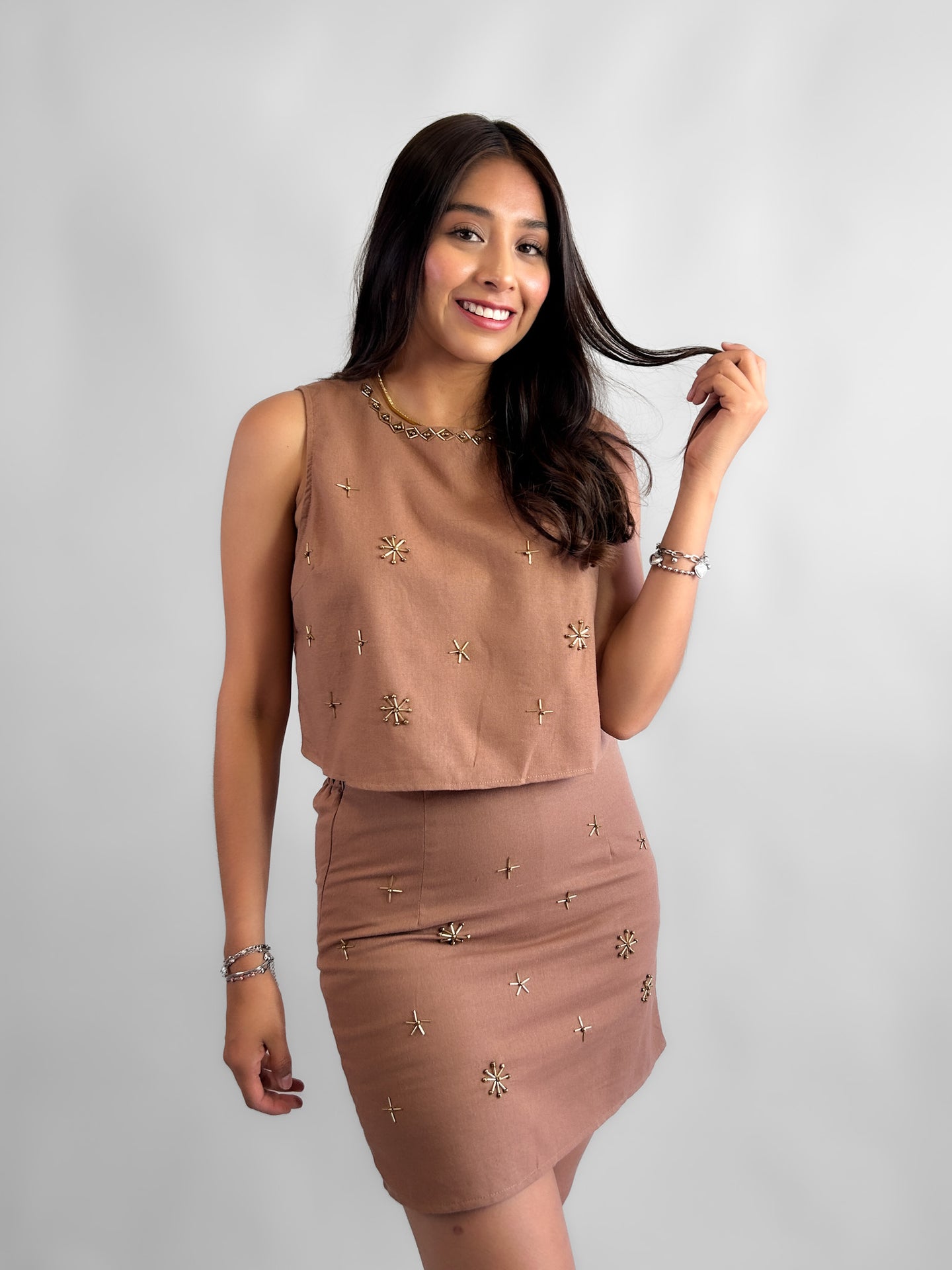 Set bordado falda short + blusa sin manga - Mocha