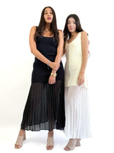 Cargar imagen en el visor de la galería, Vestido bandage con plisado - Negro
