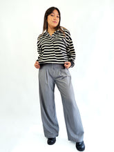 Cargar imagen en el visor de la galería, Rugby polo rayada con cardigan puño - Negro/blanco
