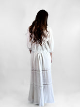 Cargar imagen en el visor de la galería, Blusa algodón encaje manga 3/4 - Blanco
