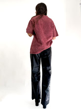 Cargar imagen en el visor de la galería, Tshirt acid wash brillos - Tinto
