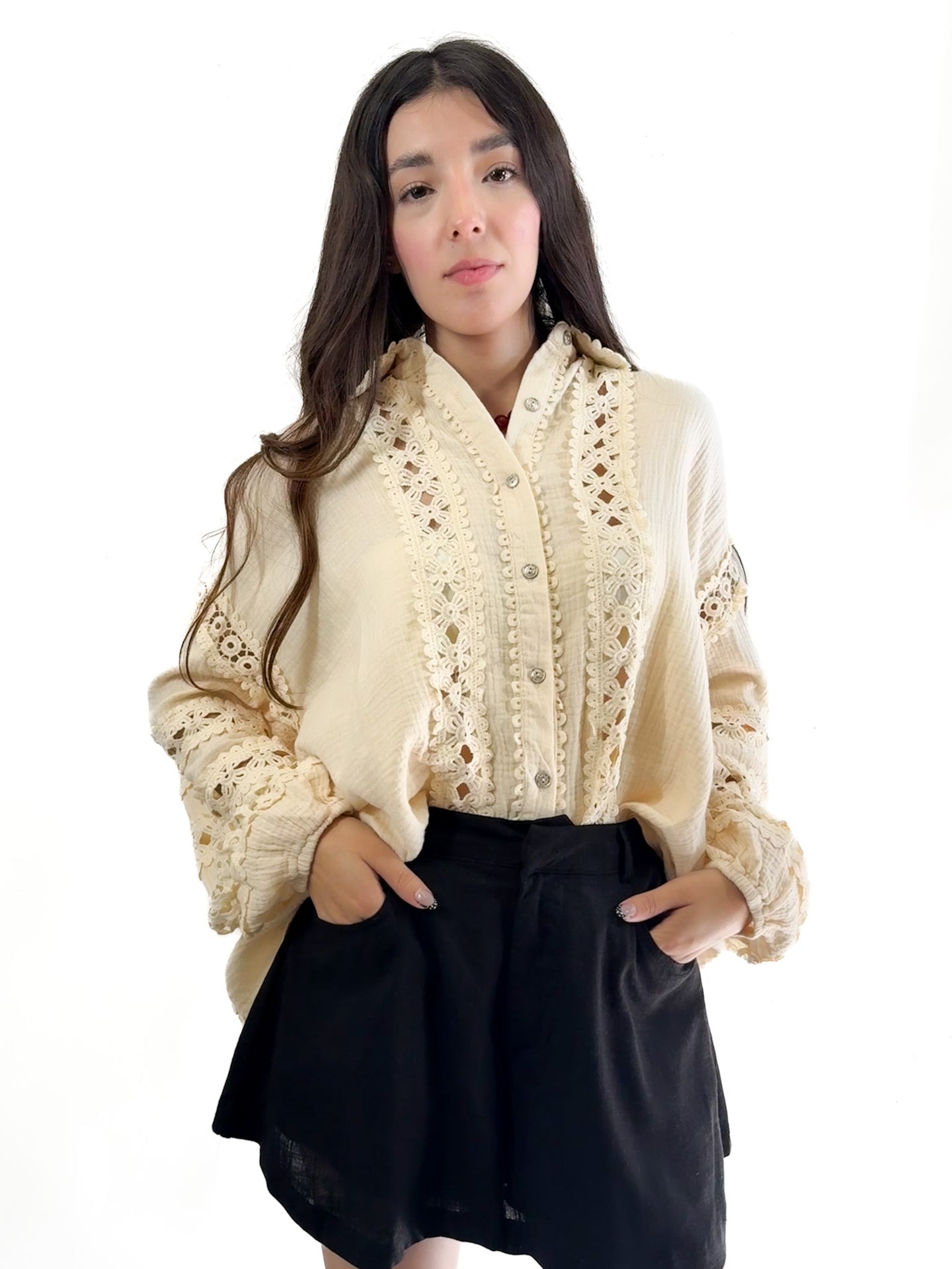 Camisa bohemia tiras crochet