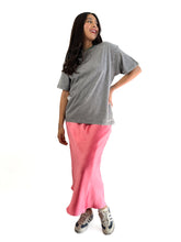 Cargar imagen en el visor de la galería, Tshirt acid wash brillos - Gris

