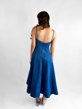 Cargar imagen en el visor de la galería, Vestido denim escote corazon linea &quot;A&quot;

