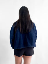Cargar imagen en el visor de la galería, Chaqueta denim con cuello pana
