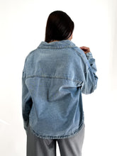 Cargar imagen en el visor de la galería, Chaqueta mezclilla cropped
