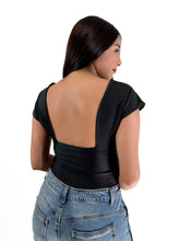 Cargar imagen en el visor de la galería, Blusa licra, escote es espalda - Negro
