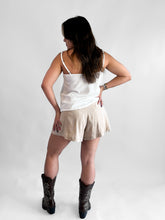 Cargar imagen en el visor de la galería, Short linen blend volado - Beige
