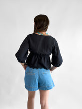 Cargar imagen en el visor de la galería, Blusa algodón encaje manga 3/4 - Negro
