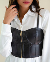 Cargar imagen en el visor de la galería, Top corsette vinipiel con zipper
