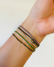 Cargar imagen en el visor de la galería, Pulsera ajustable zirconias colores
